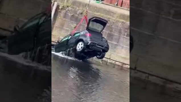 Car being recovered from Swansea Marina